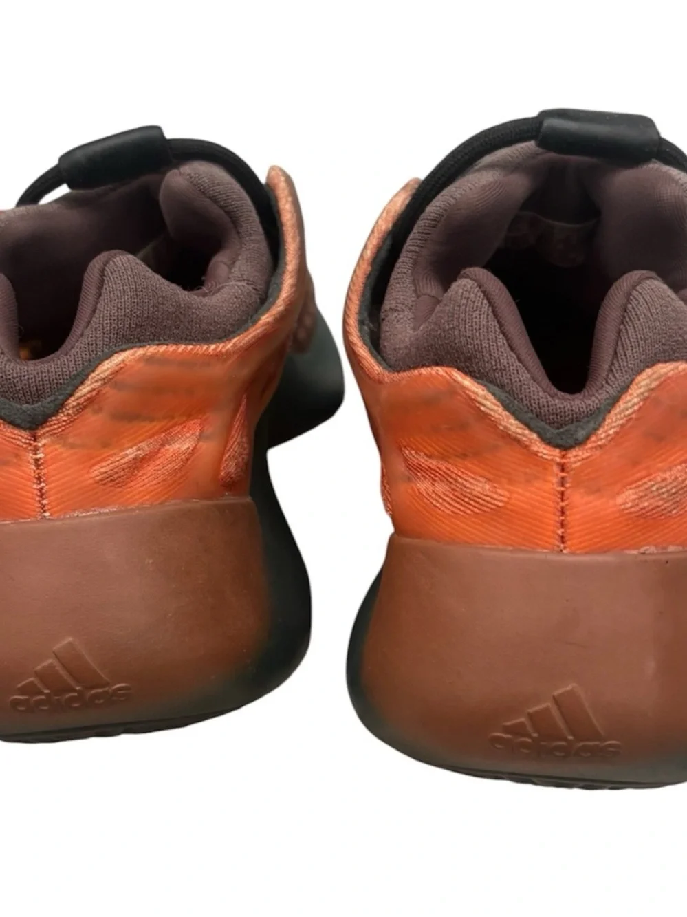 Adidas Yeezy 700 V3 Copper Fade Size 6.5 M